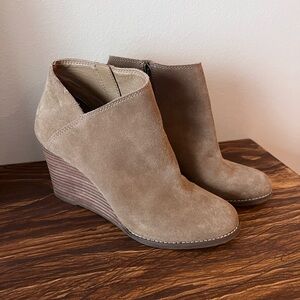 Lucky Brand Suede Wedge Ankle Booties in Taupe